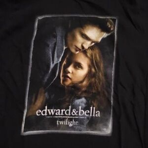 Collectible Twilight Edward & Bella Tee Size: Large